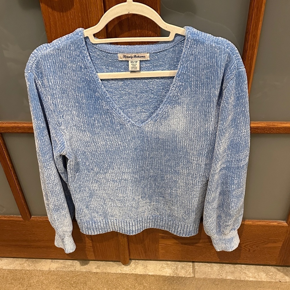 Tommy Bahama Sky Blue V-Neck Sweater NWOT!! - Picture 3 of 7